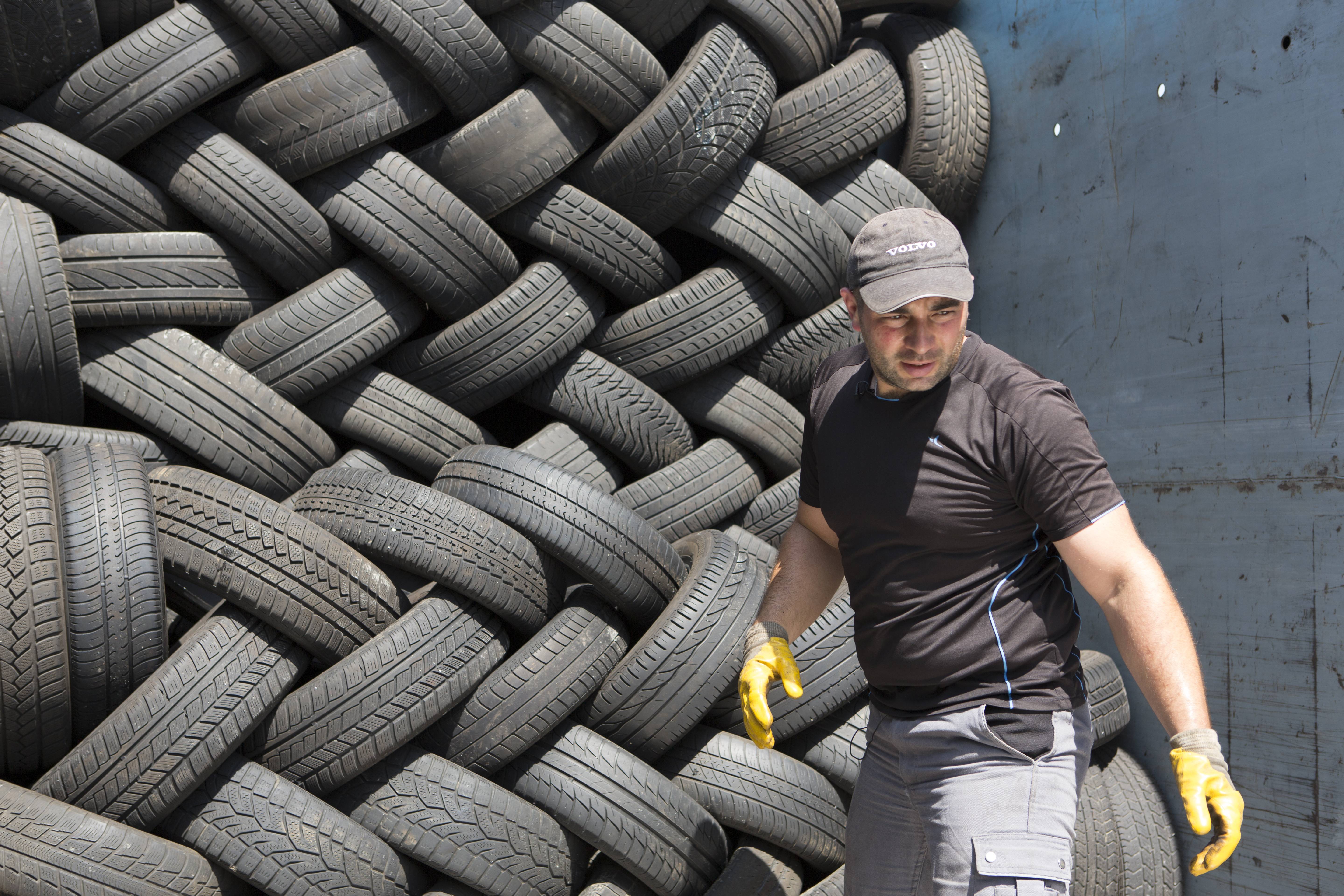 Récupération de pneus usagés, collecte de pneus Granulatex à Perrign